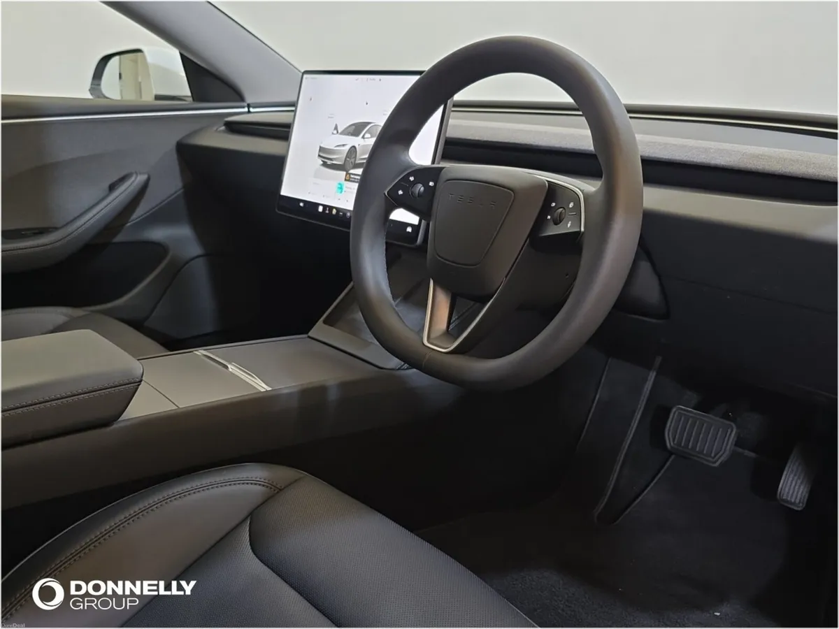 Tesla Model 3 Saloon - Image 4