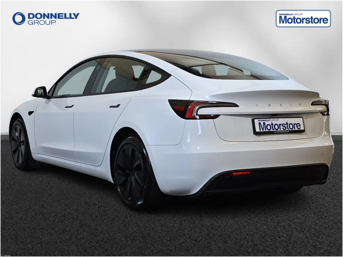 Tesla Model 3 Saloon - Image 2