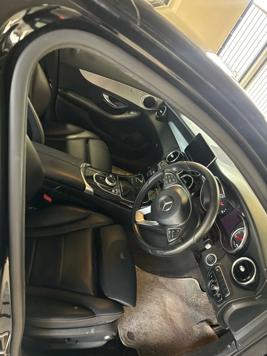 Mercedes Benz C350e - Image 3