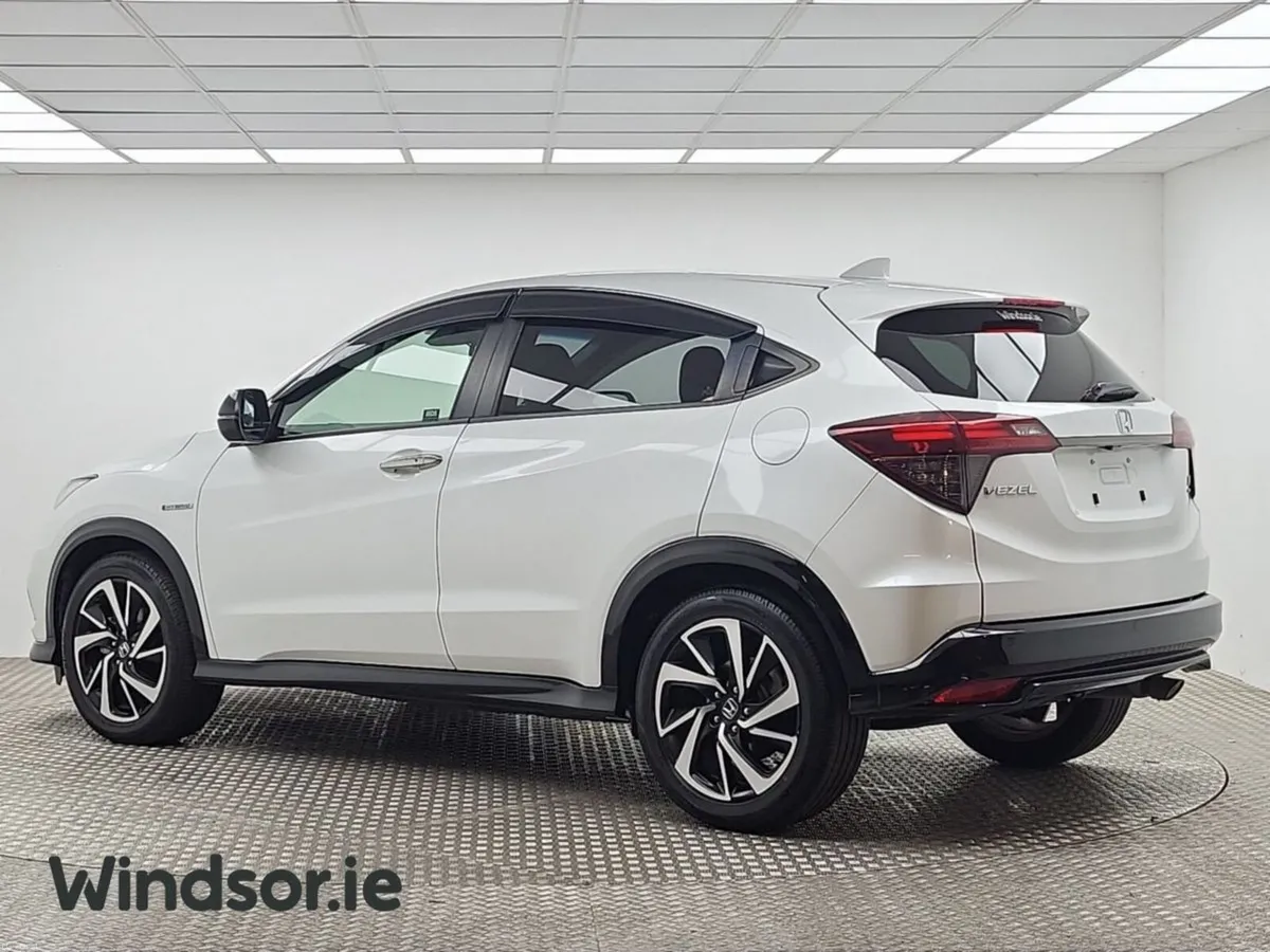 Honda Vezel Hybrid Auto RS EDITION - Image 3