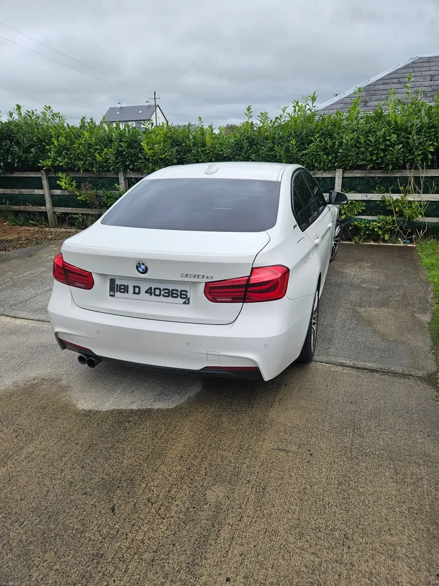 BMW 3-Series 2018 - Image 3