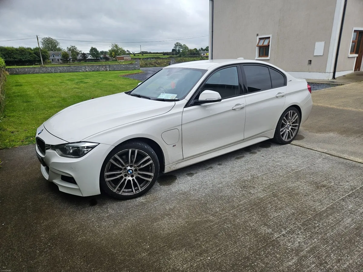 BMW 3-Series 2018 - Image 1