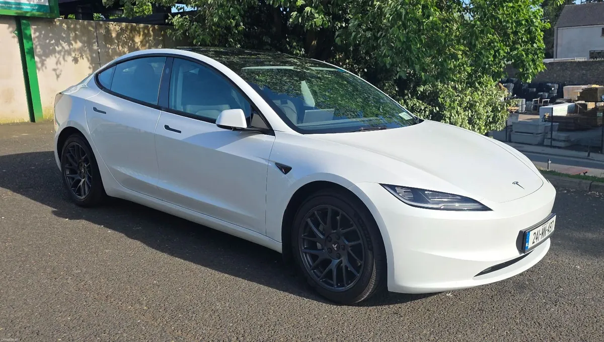 Tesla Model 3 2024 - Image 1