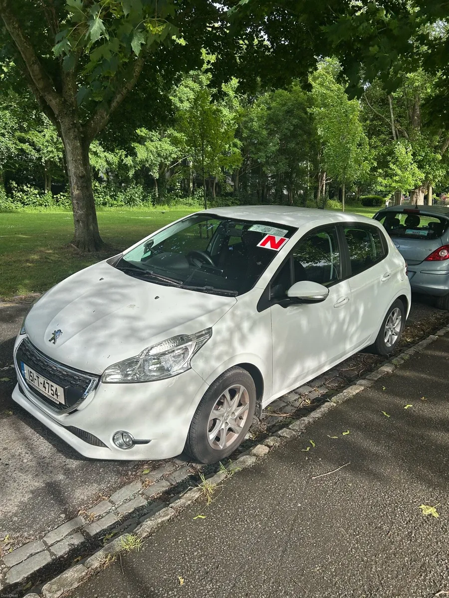Peugeot 208 1.0L 2015 - Image 2