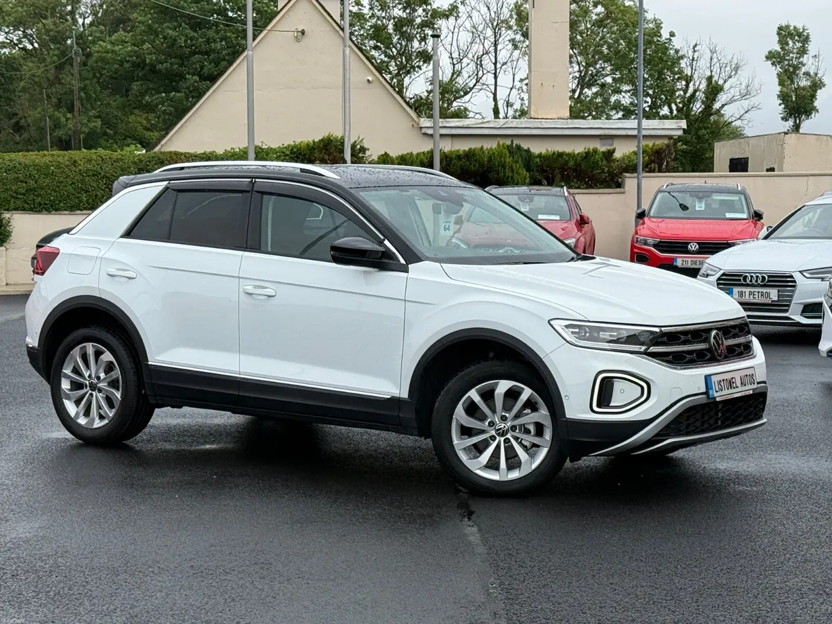 241 VW T-ROC STYLE 150 BHP 1.5 PETROL AUTOMATIC - Image 2