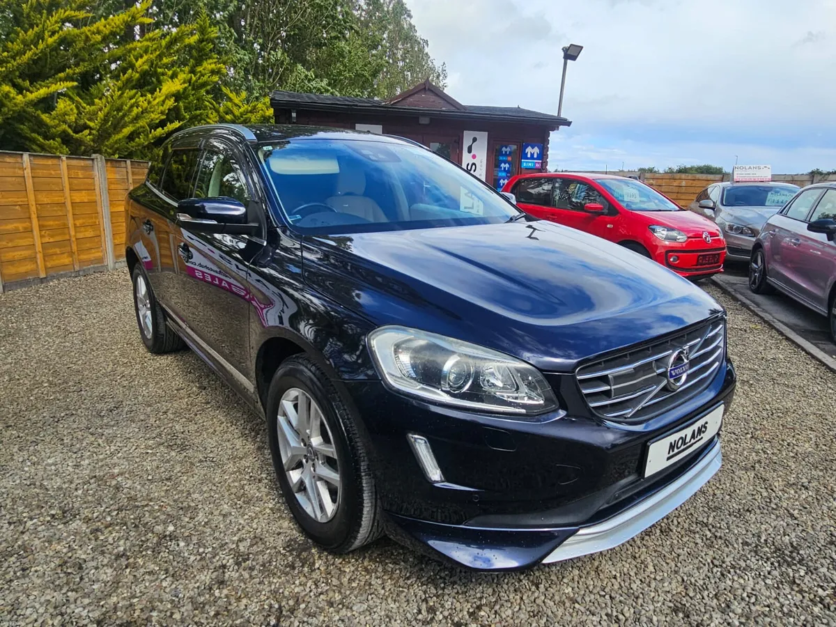 VOLVO XC60 D4 INSCRIPTION AUTO - Image 4
