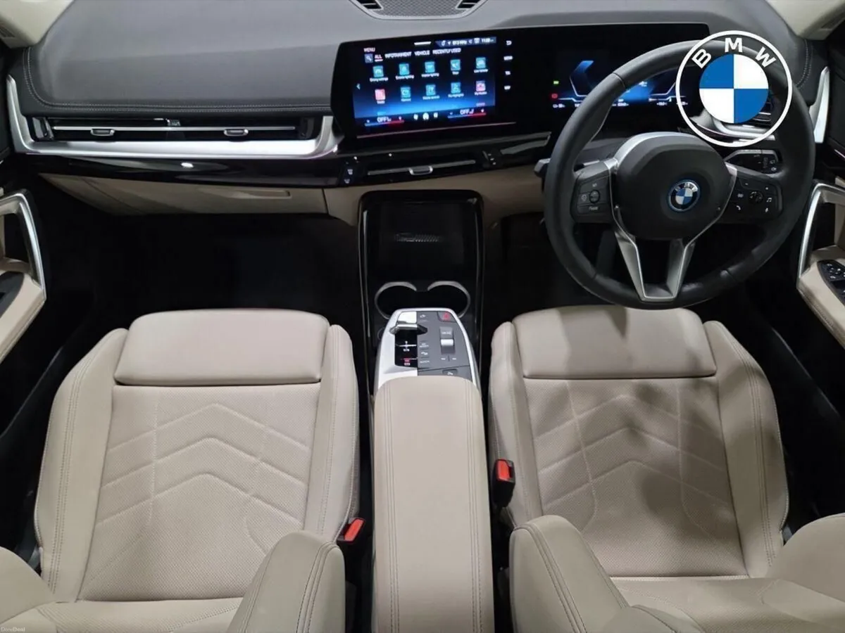 BMW iX1 eDrive20 xLine - Image 4
