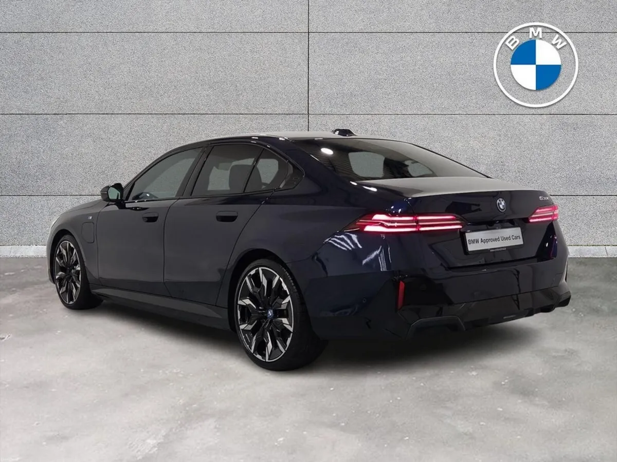 BMW 5-Series 530e M Sport Saloon - Image 3