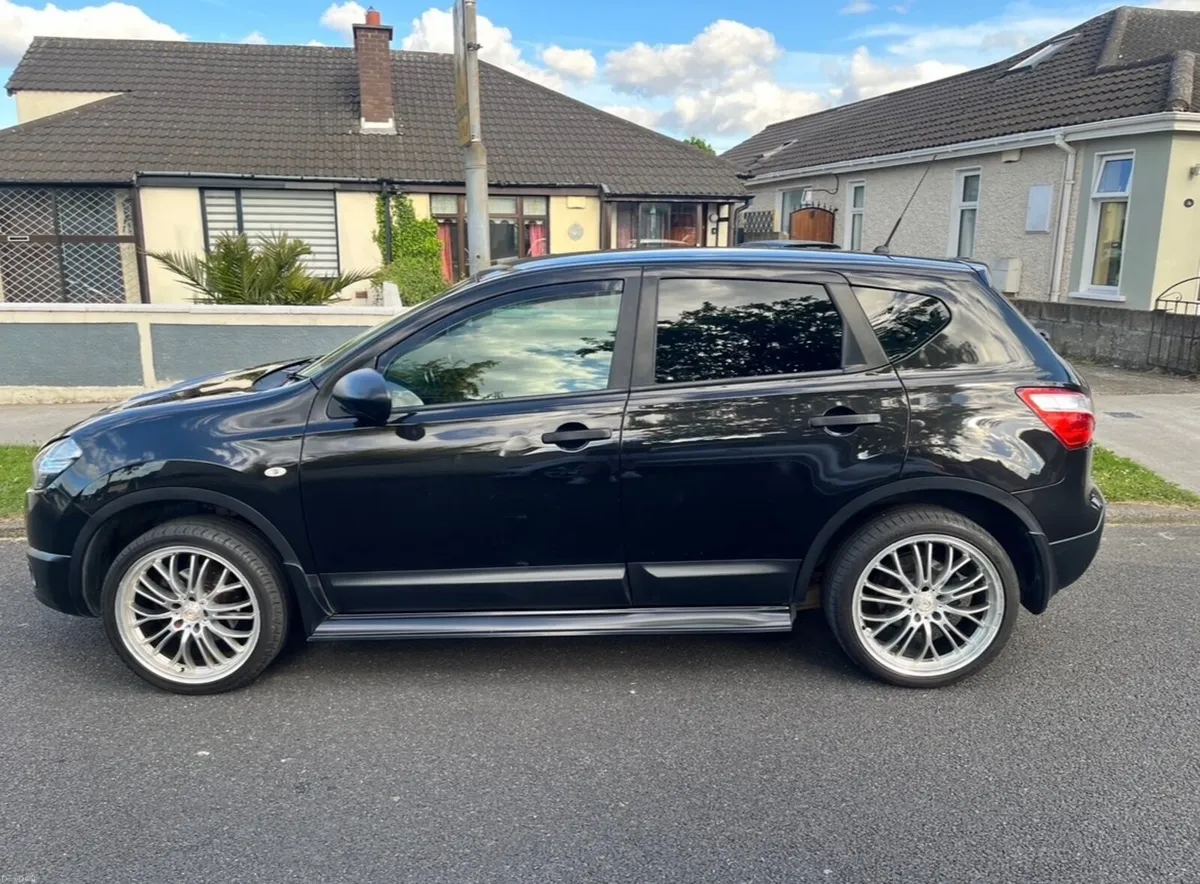 Nissan Qashqai 2013 swap for van - Image 1