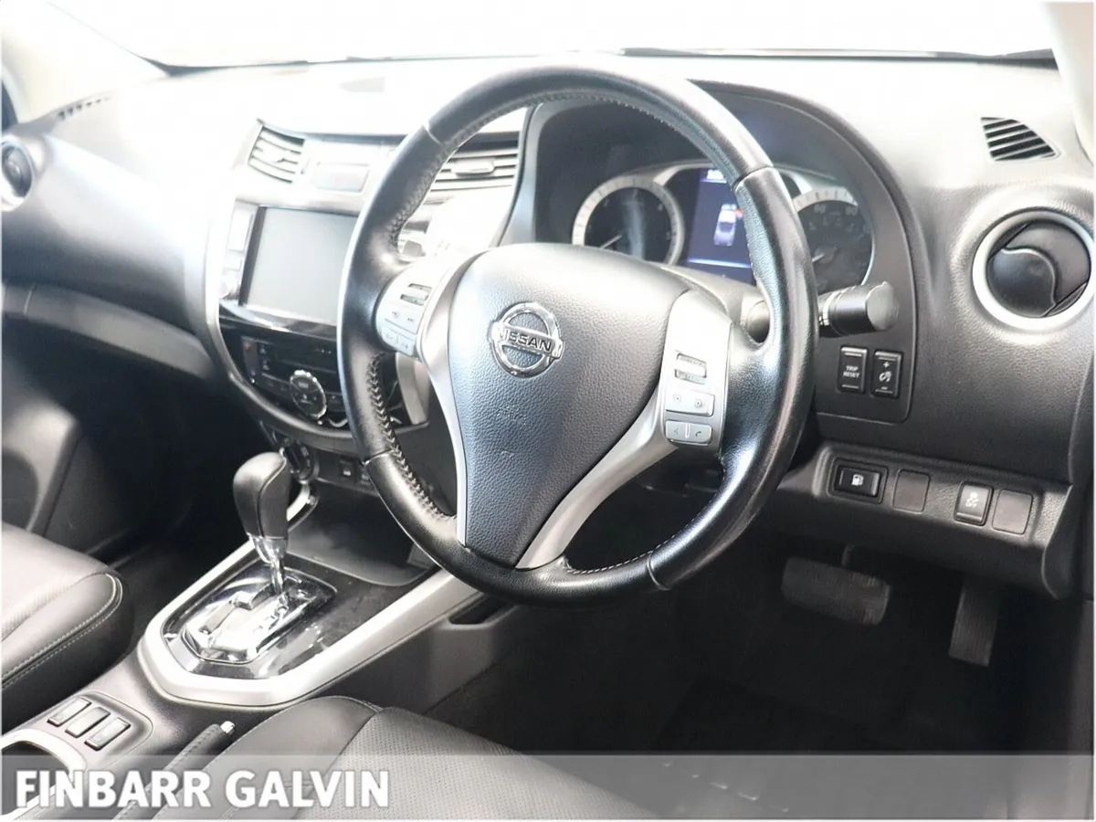NISSAN NAVARA CREW CAB TECKNA 2.3 DSL - Image 5