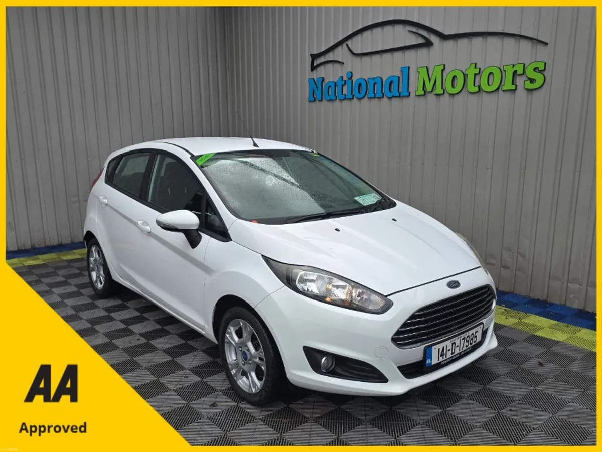 2014 Ford Fiesta 1.25 Zetec Petrol - Image 1