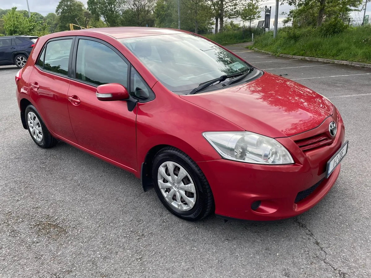 Toyota Auris 1.4 T/D  NEW NCT /LOW MILAGE - Image 2