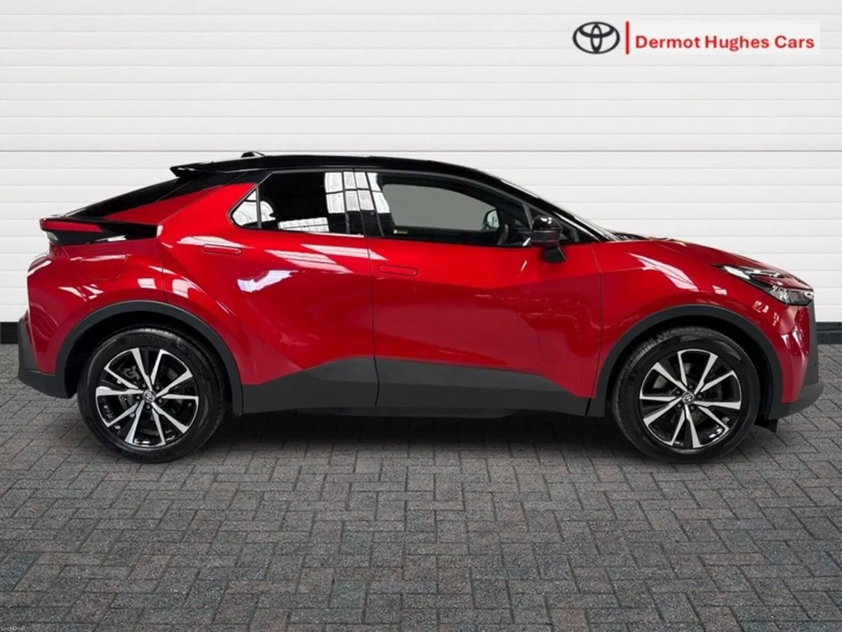 Toyota C-HR PHEV SPORT+ AUTO - Image 3