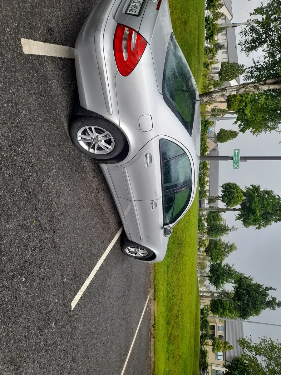 Mercedes-Benz E-Class 2004 - Image 3