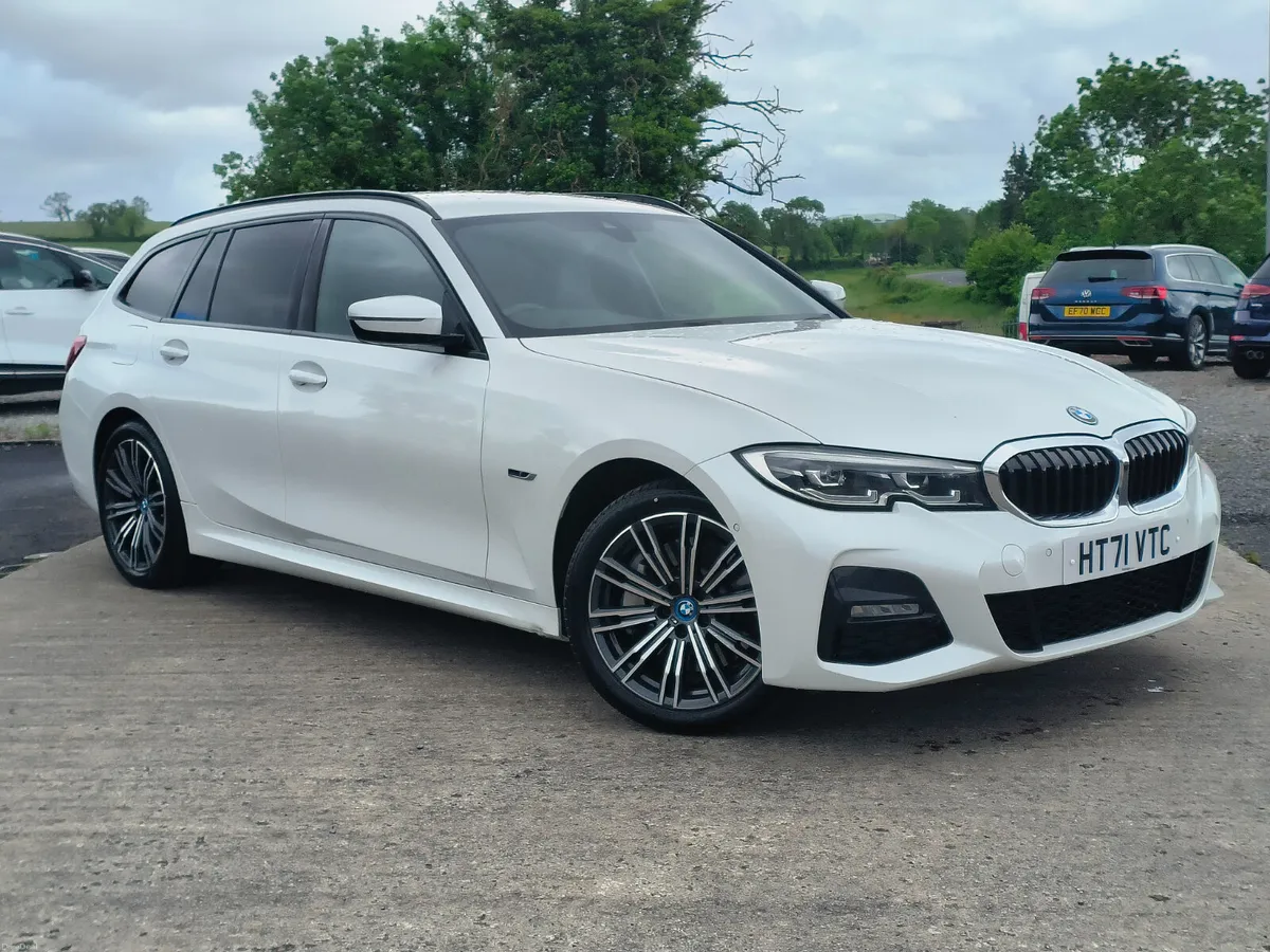 2022 BMW 330e M Sport - Image 1