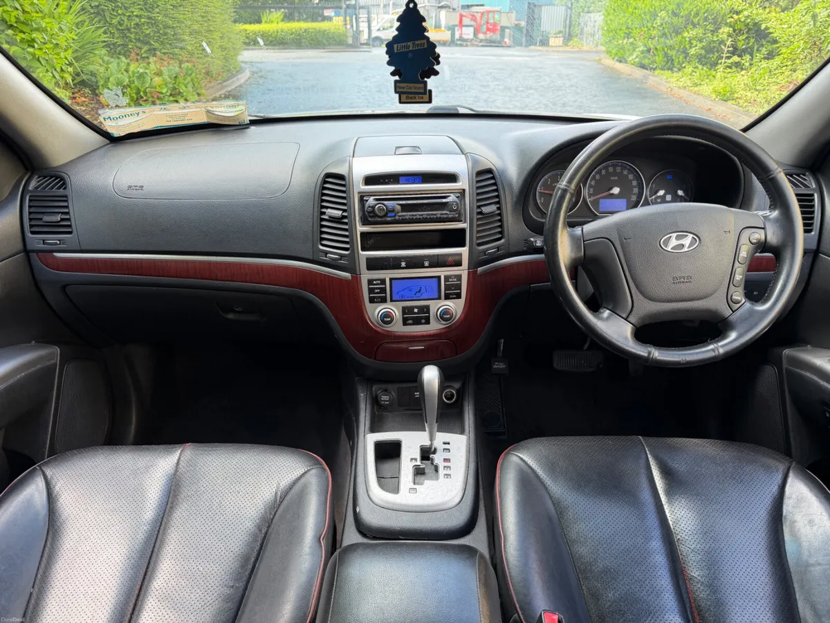 Hyundai Santa Fe Auto 7 Seater 4x4 - Image 5