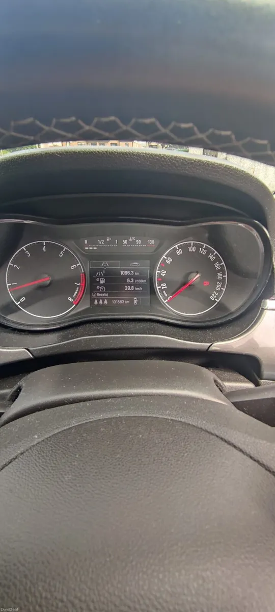 Opel Corsa 1.4 Petrol 2015 - Image 4