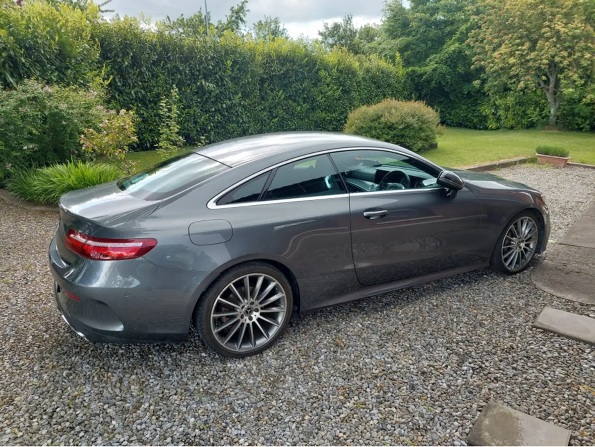 Mercedes-Benz E-Class COUPE   AUTO//51000KLMS//ORI - Image 3