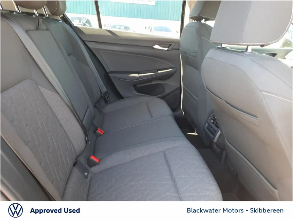 Volkswagen Golf GOLF EDITION 75 1.5 TSI 116HP - Image 4