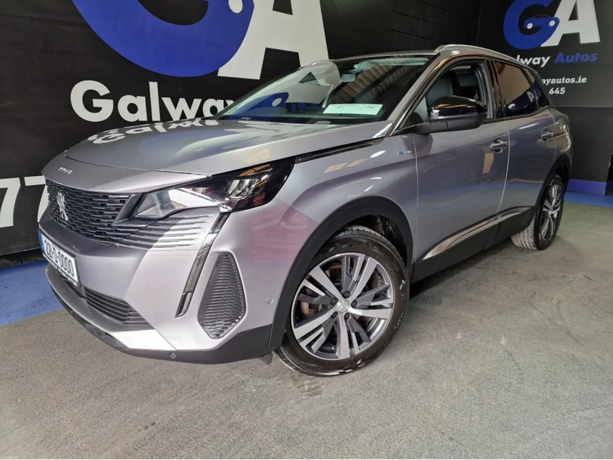 Peugeot 3008 PREMIUM PHEV ** SAT NAV, REVERSING CA - Image 4