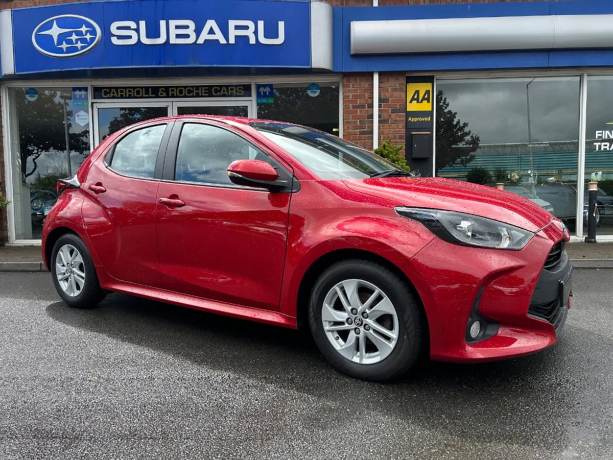 Toyota Yaris 1.0 LUNA 5-Door Hatchback | Full Warr - Image 2