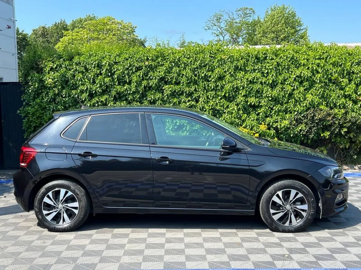 Volkswagen Polo COMFORTLINE 1.0 TSI AUTO // APPLE - Image 2