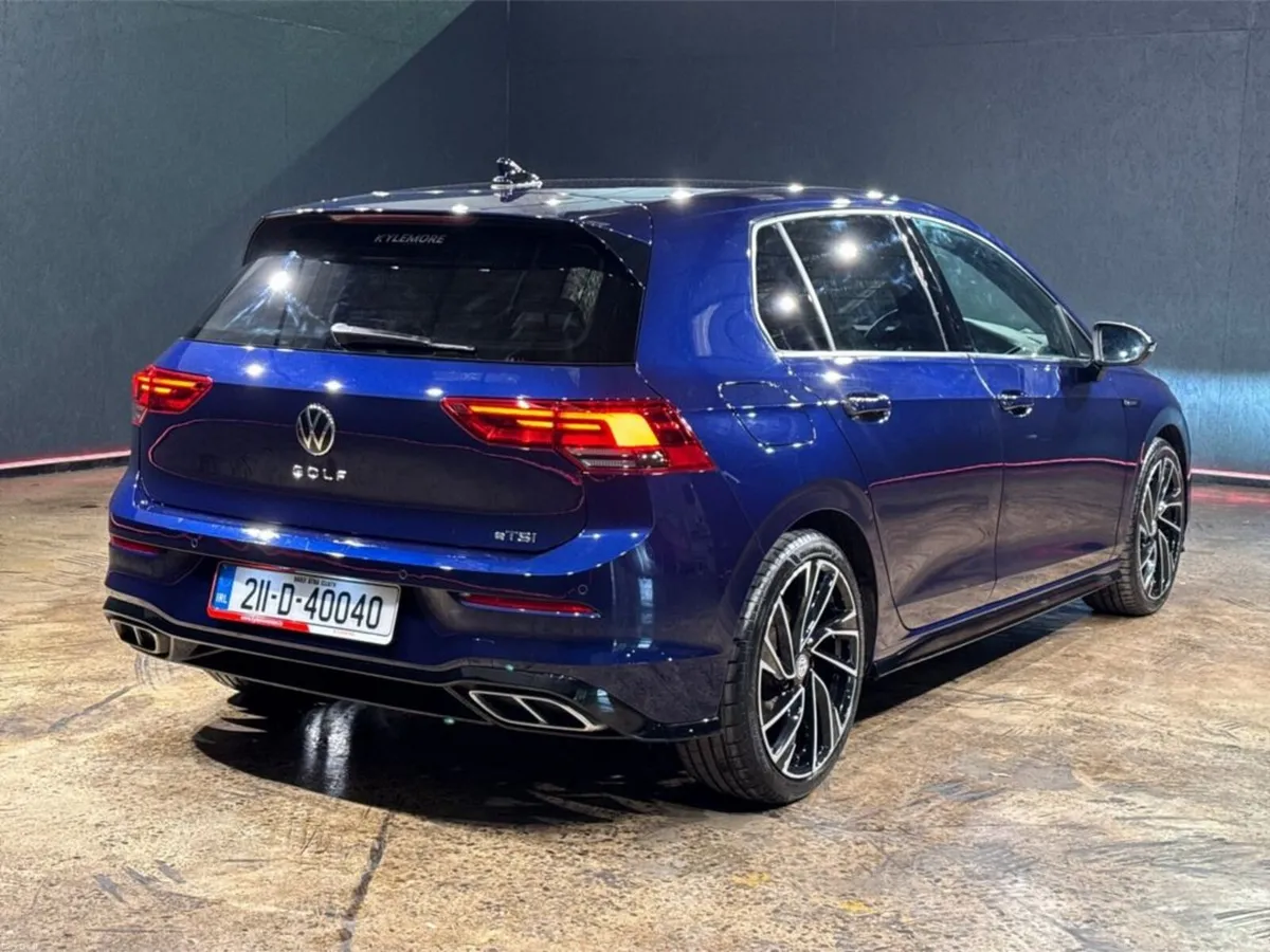 Volkswagen Golf 1.5 AUTOMATIC ETSI R-LINE EVO - UP - Image 4