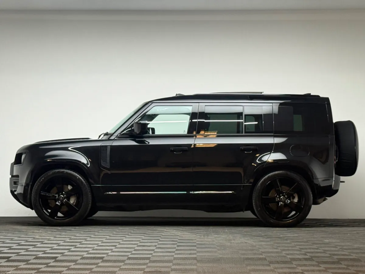 Land Rover Defender HSE X-DYNAMIC 2.0 PHEV - Image 4