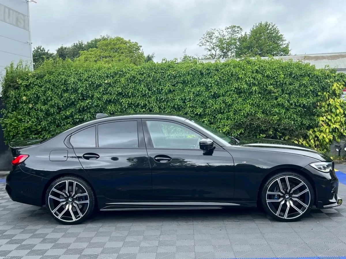 BMW 3-Series 330e M-SPORT COMPETITION 2.0 HYBRID * - Image 2