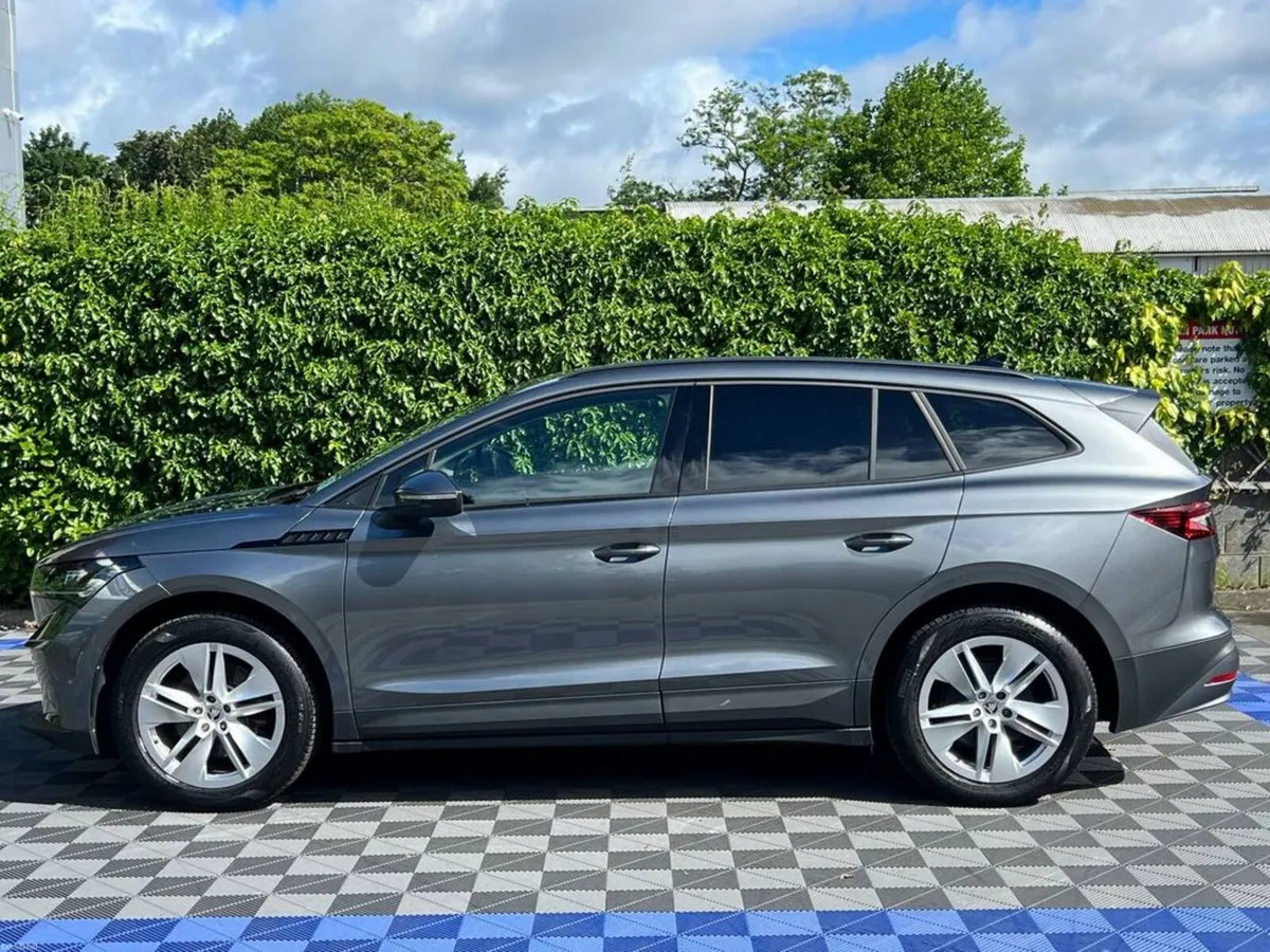 Skoda Enyaq 50 EDITION 52KWH ** TINY MILEAGE ** // - Image 3