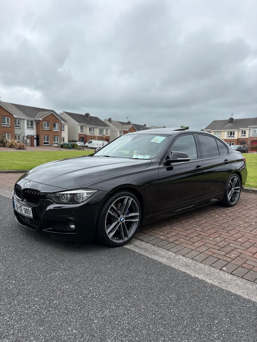 BMW 330e M Sport Shadow Edition Sunroof - Image 1