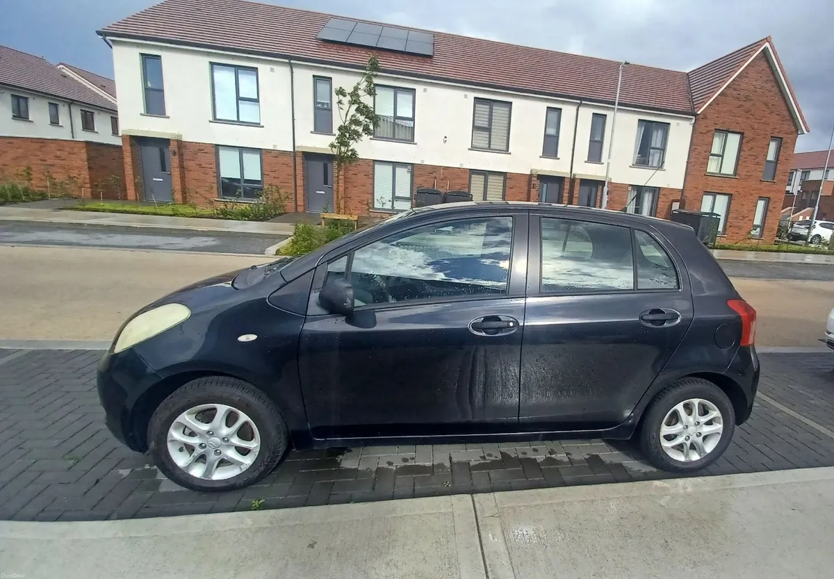 Toyota Yaris 2006 - Image 2