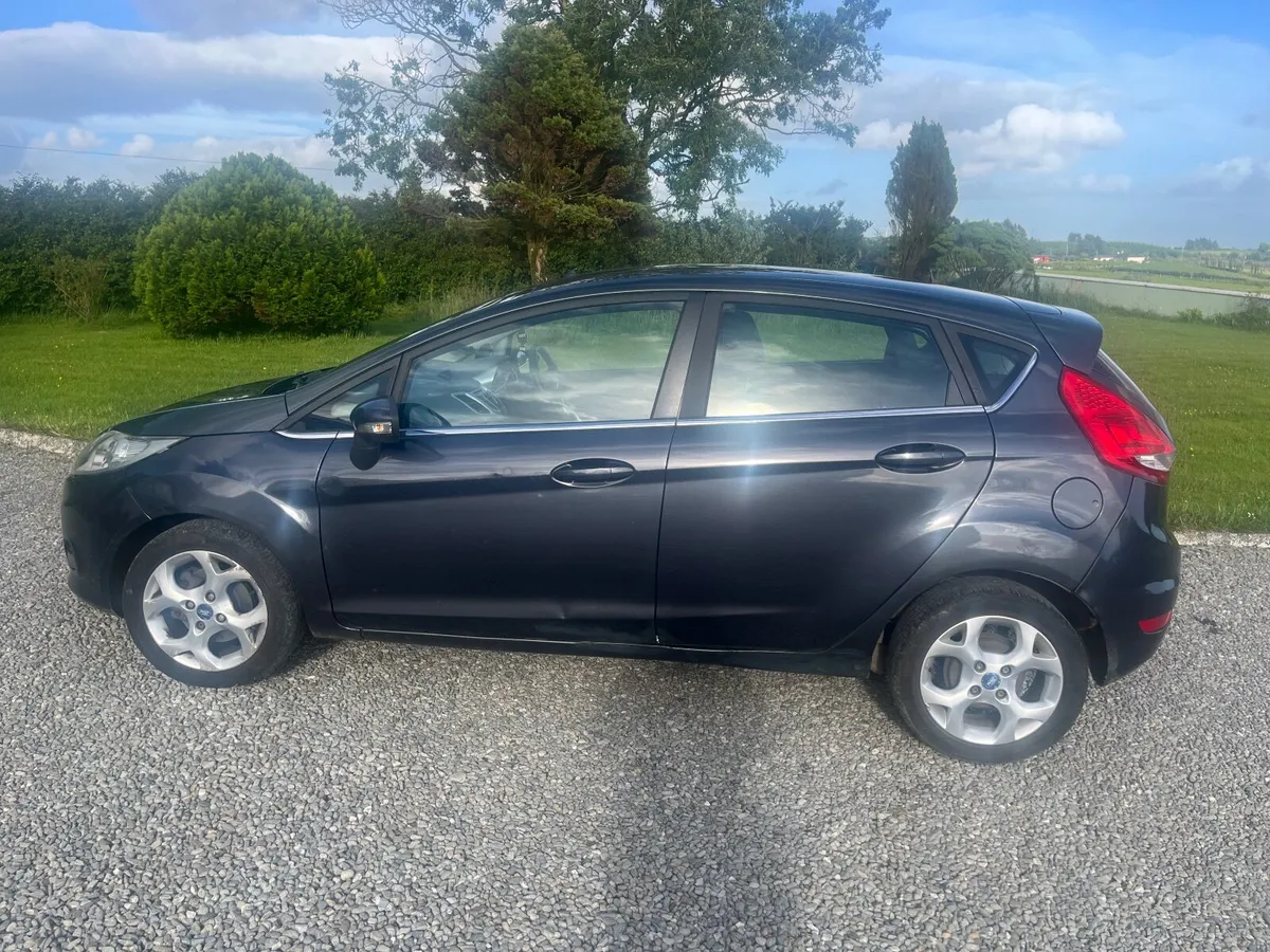 Ford Fiesta 2011 - Image 1