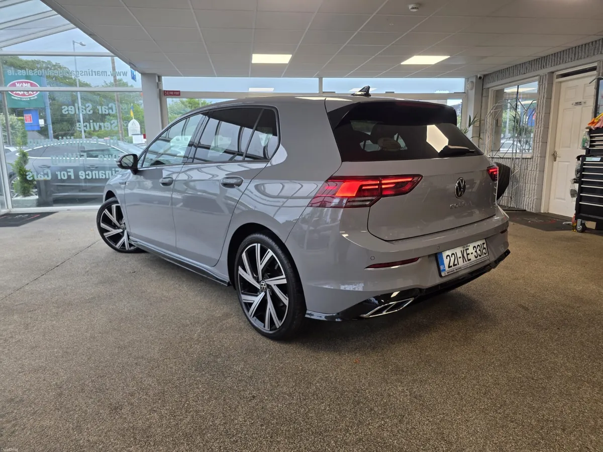 Volkswagen Golf 1.5 TSI 130HP R-Line 2022 - Image 4