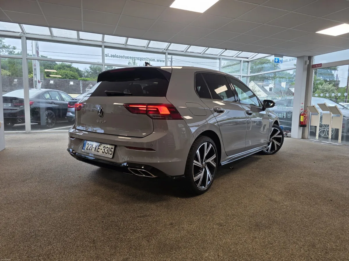 Volkswagen Golf 1.5 TSI 130HP R-Line 2022 - Image 3