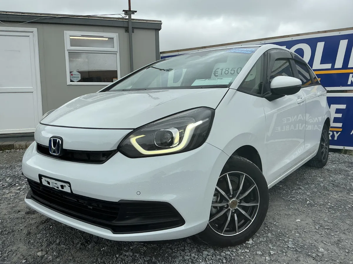 2023 HONDA FIT 1.5 HYBRID AUTO ONLY 5,850 KMS - Image 2