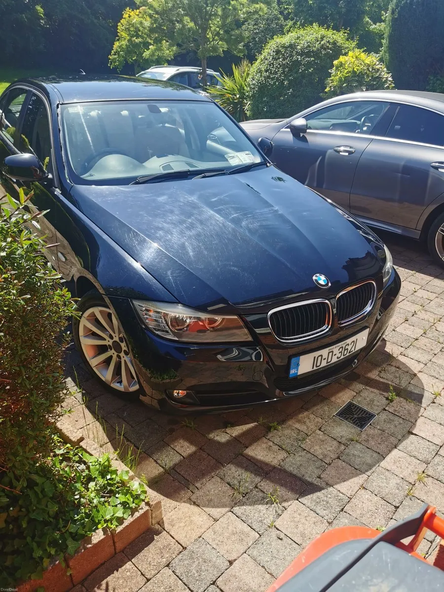 BMW 3-Series 318i SE 2010 - Image 1