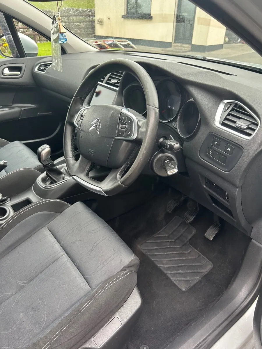 131 Citroen C4 VTR+ 1.6HDi - Image 6