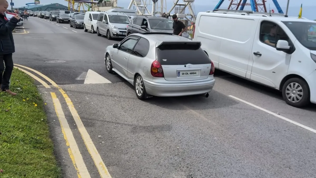 2001 Toyota Corolla SR - Image 3