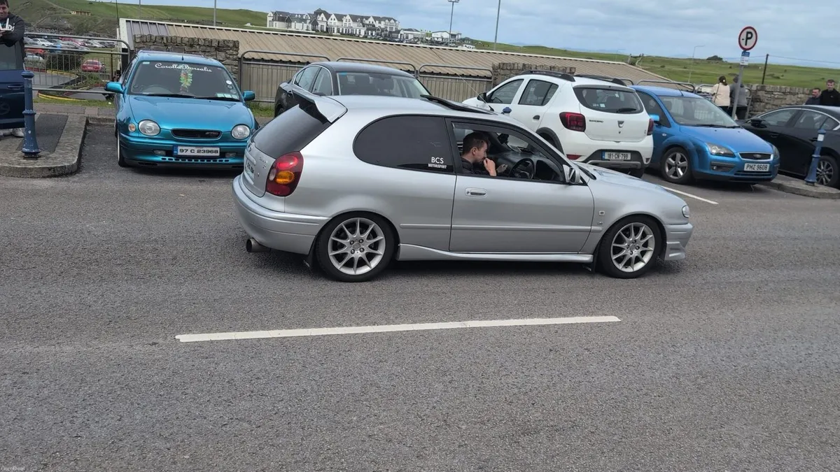 2001 Toyota Corolla SR - Image 4