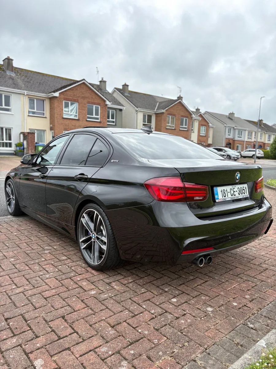 BMW 330e M Sport Shadow Edition Sunroof - Image 3