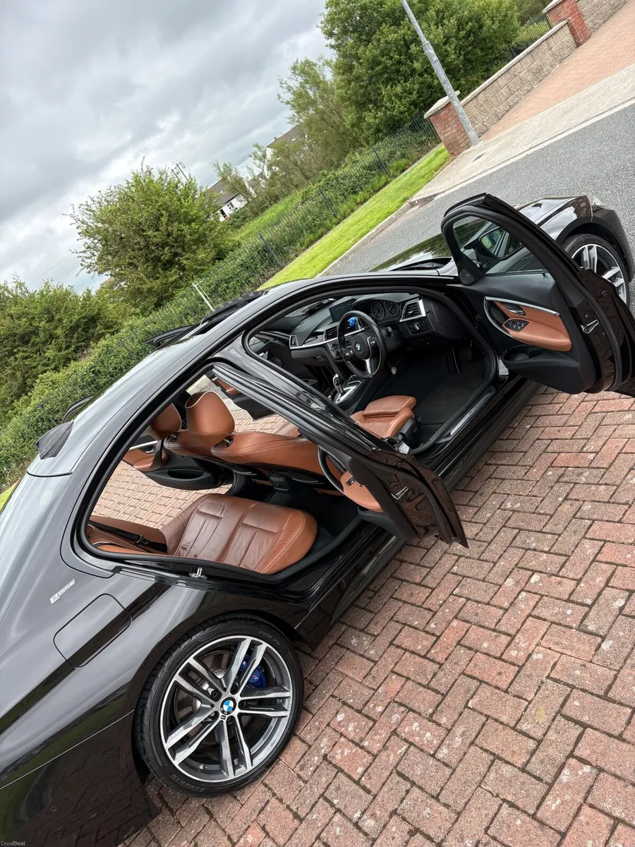 BMW 330e M Sport Shadow Edition Sunroof - Image 4