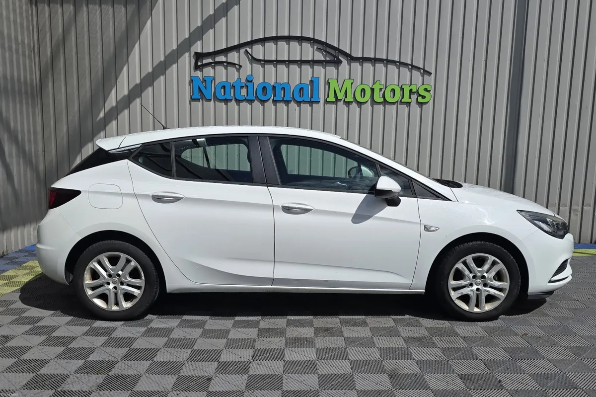 2016 Opel Astra 1.4 Petrol - Image 2