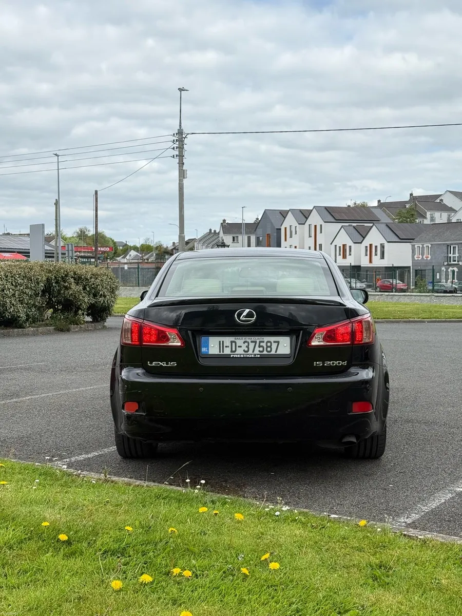 Lexus IS200d MC2 Executive Top Spec - Image 4
