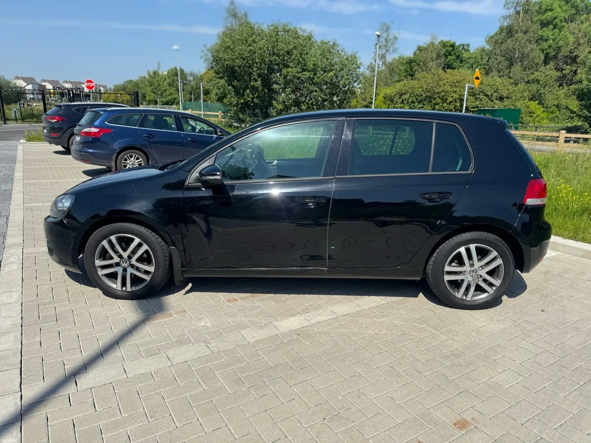 Volkswagen Golf 1.6TDI *NCT 2027 *APPLE - Image 2