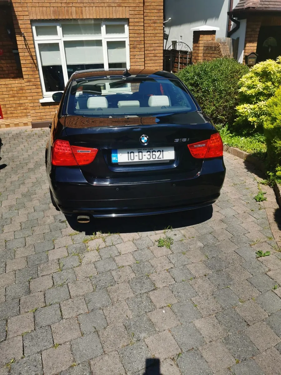 BMW 3-Series 318i SE 2010 - Image 3