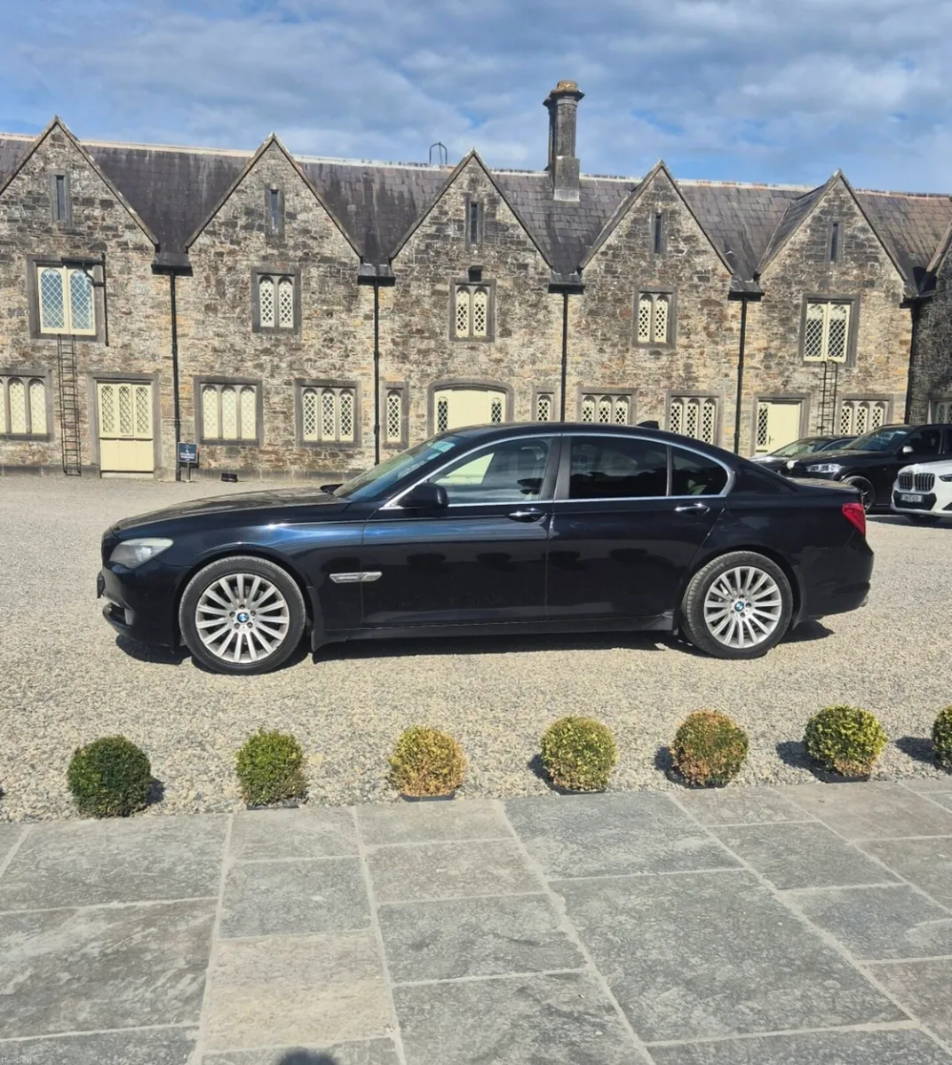 BMW 7 SERIES - Image 3