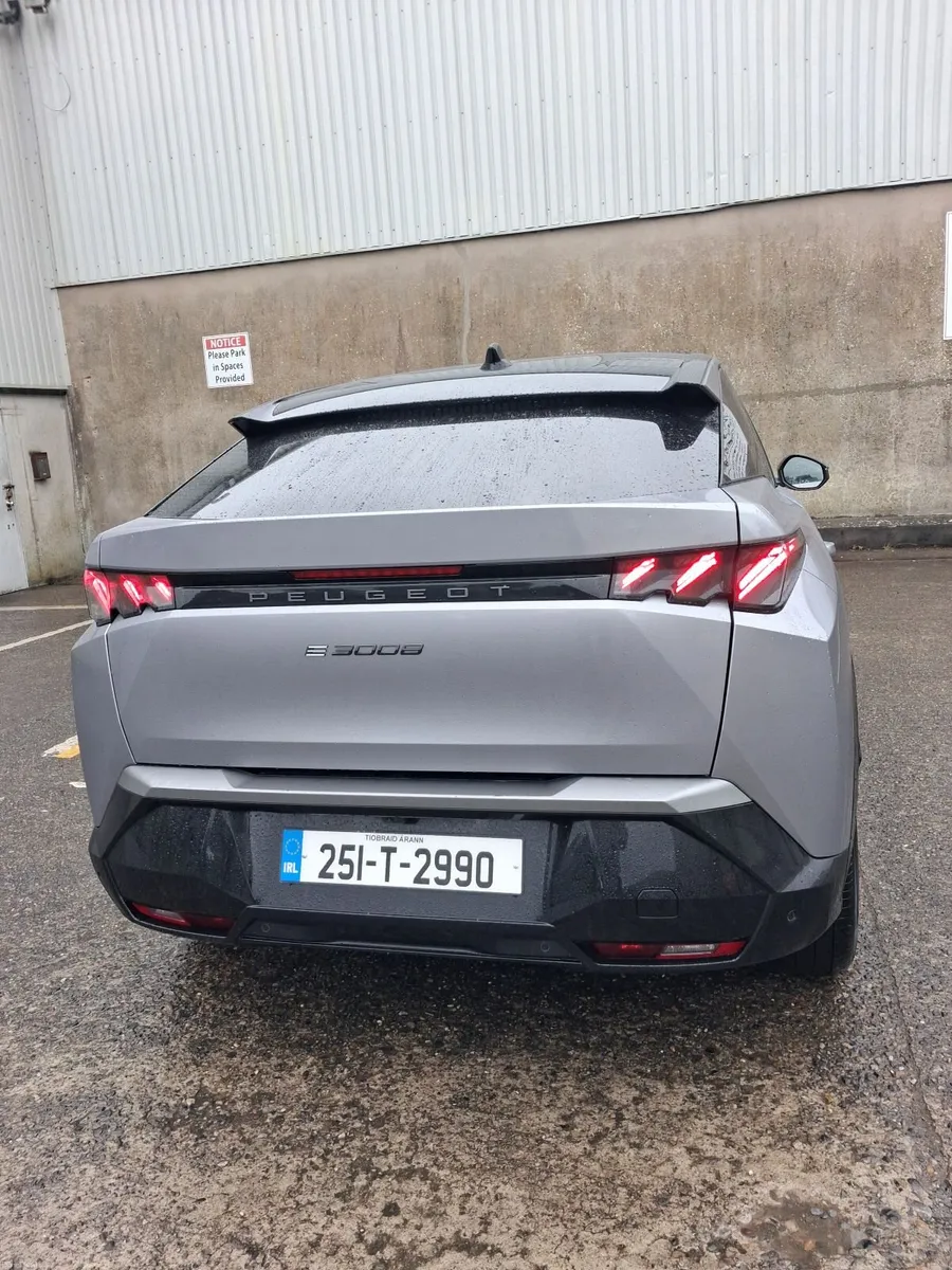Peugeot 3008 GT EV - Image 2