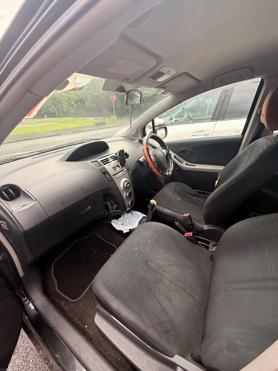 Toyota Yaris 2007 - Image 3