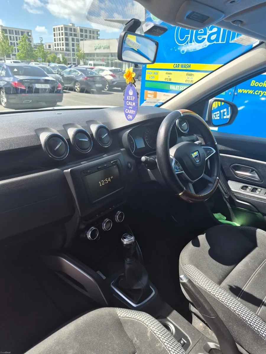 Car - Image 4